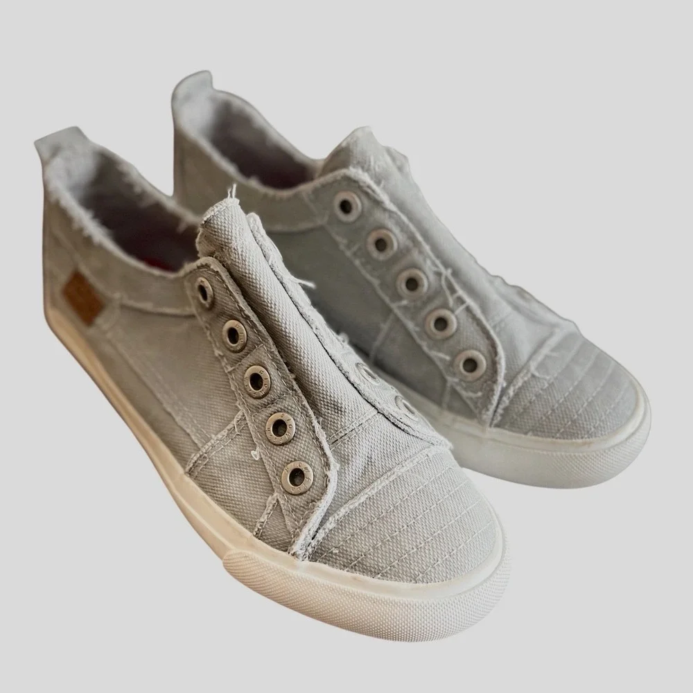 Kids Blowfish MalibuGray Canvas Slip On Sneakers Shoes Size 4